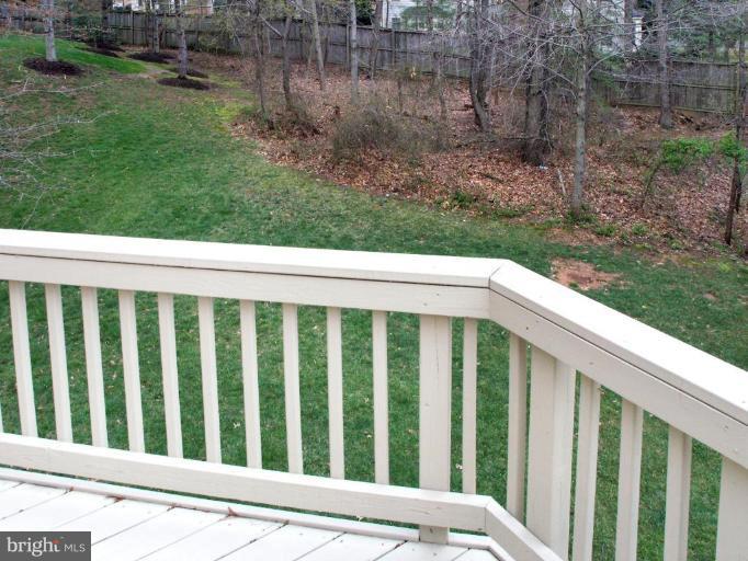 11200 Center Post Court Reston, VA 20194 - Photo 16 of 30 a view of a backyard with plants