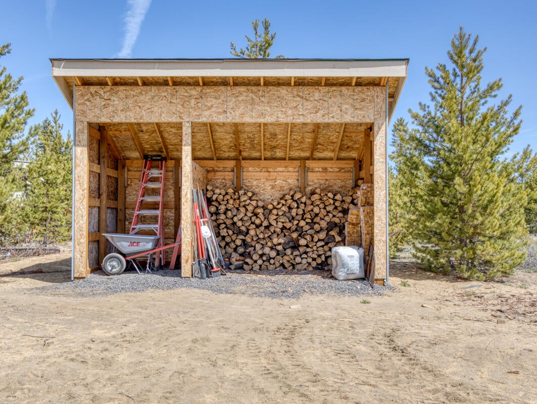 15855 Burgess Road La Pine, OR 97739 - Photo 44 of 52 1003