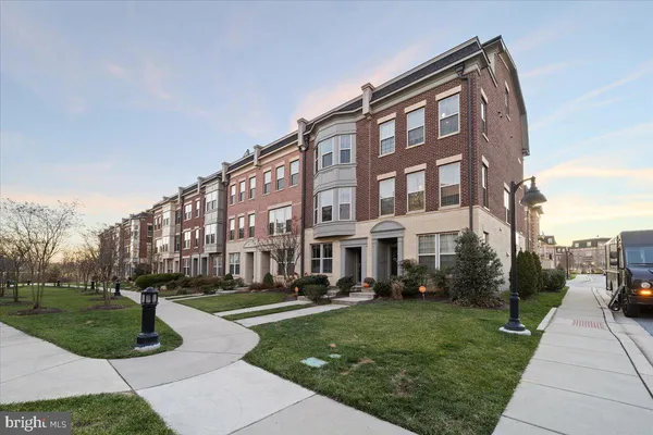 $3,700 | 852 Regents Square, Unit 343, Oxon Hill, MD 20745