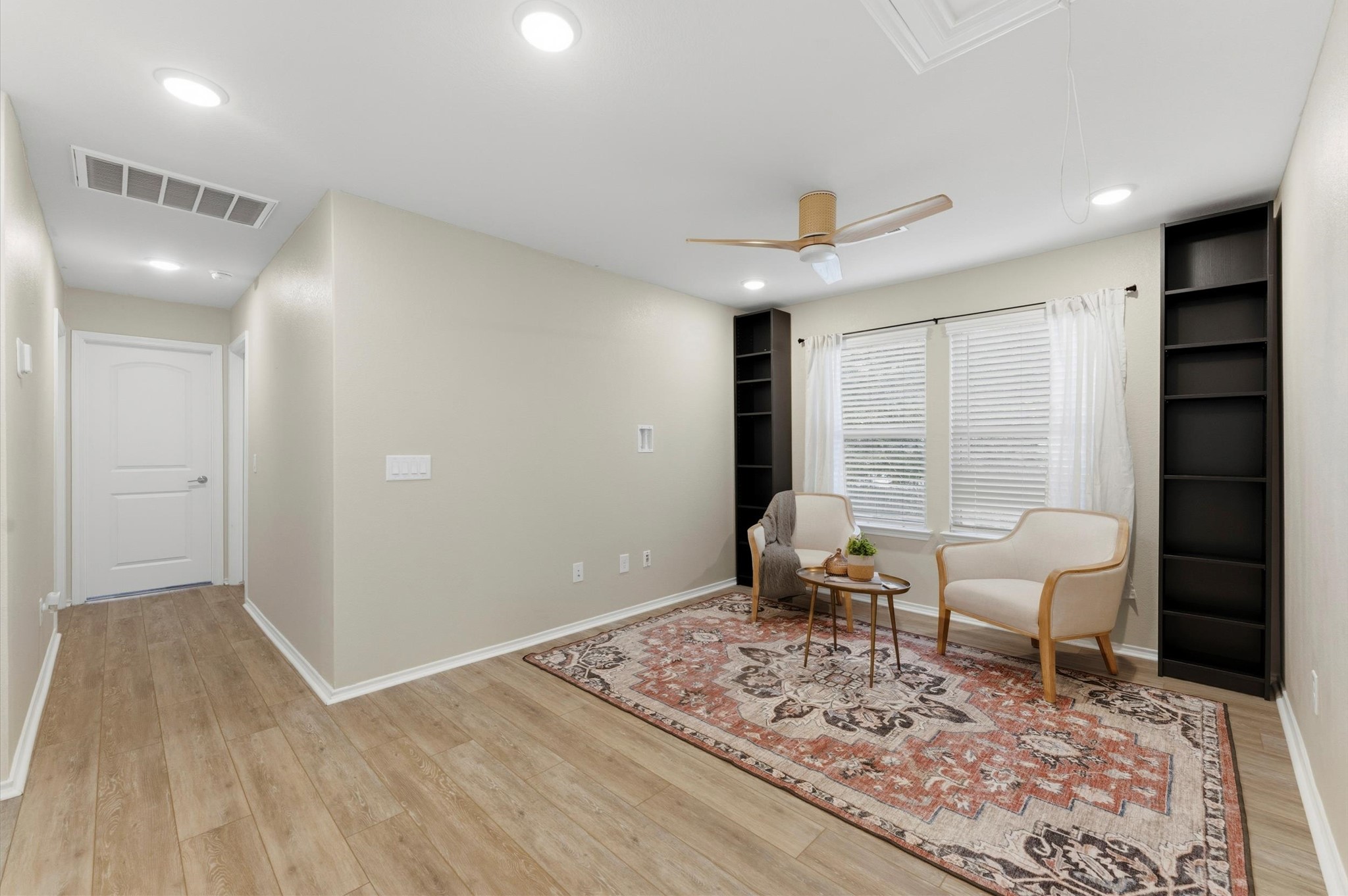 1822 Calabasas Way Houston, TX 77080 - Photo 14 of 32 2nd Floor Gameroom/Flex Space