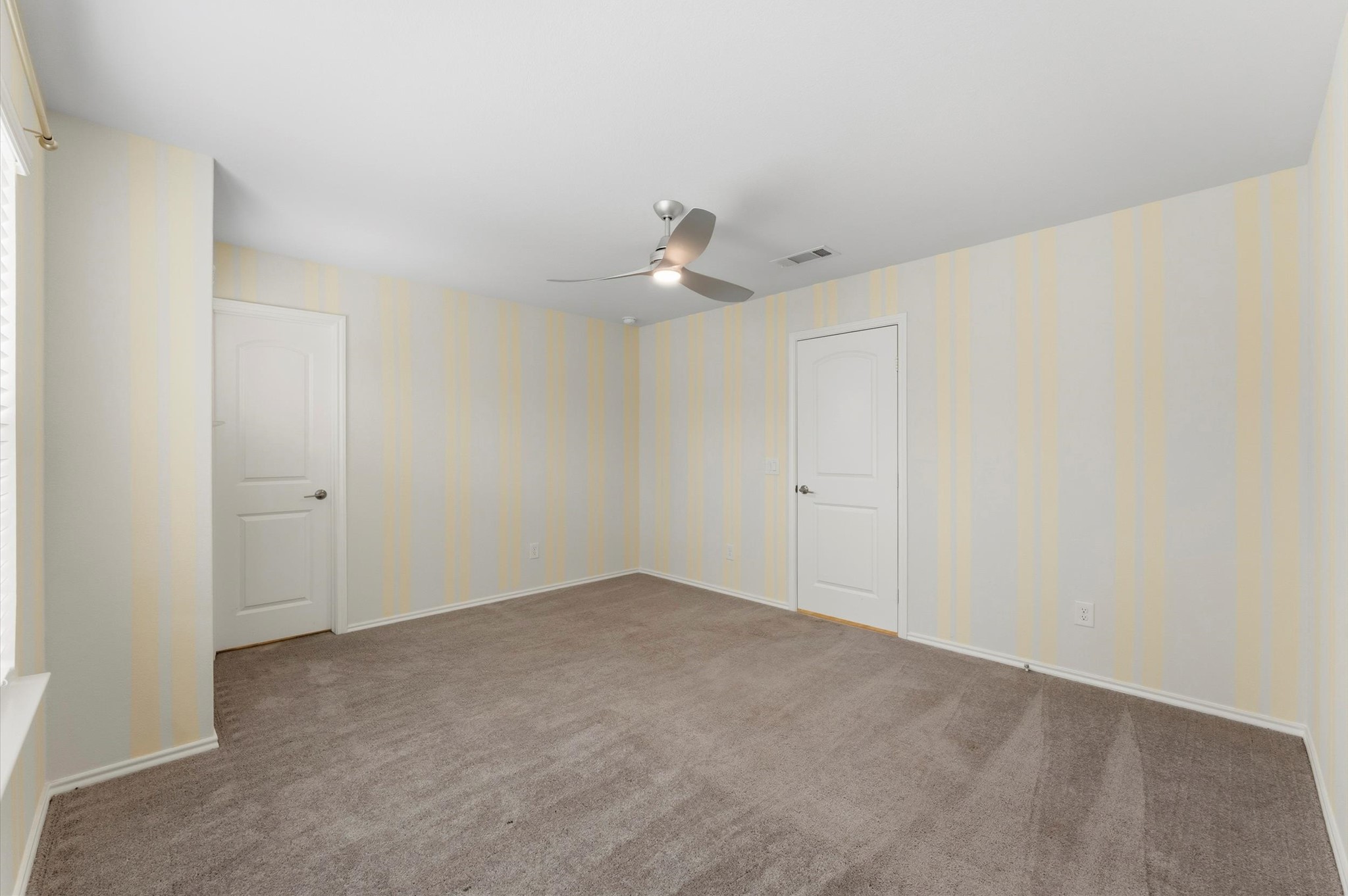 1822 Calabasas Way Houston, TX 77080 - Photo 23 of 32 Bedroom 2