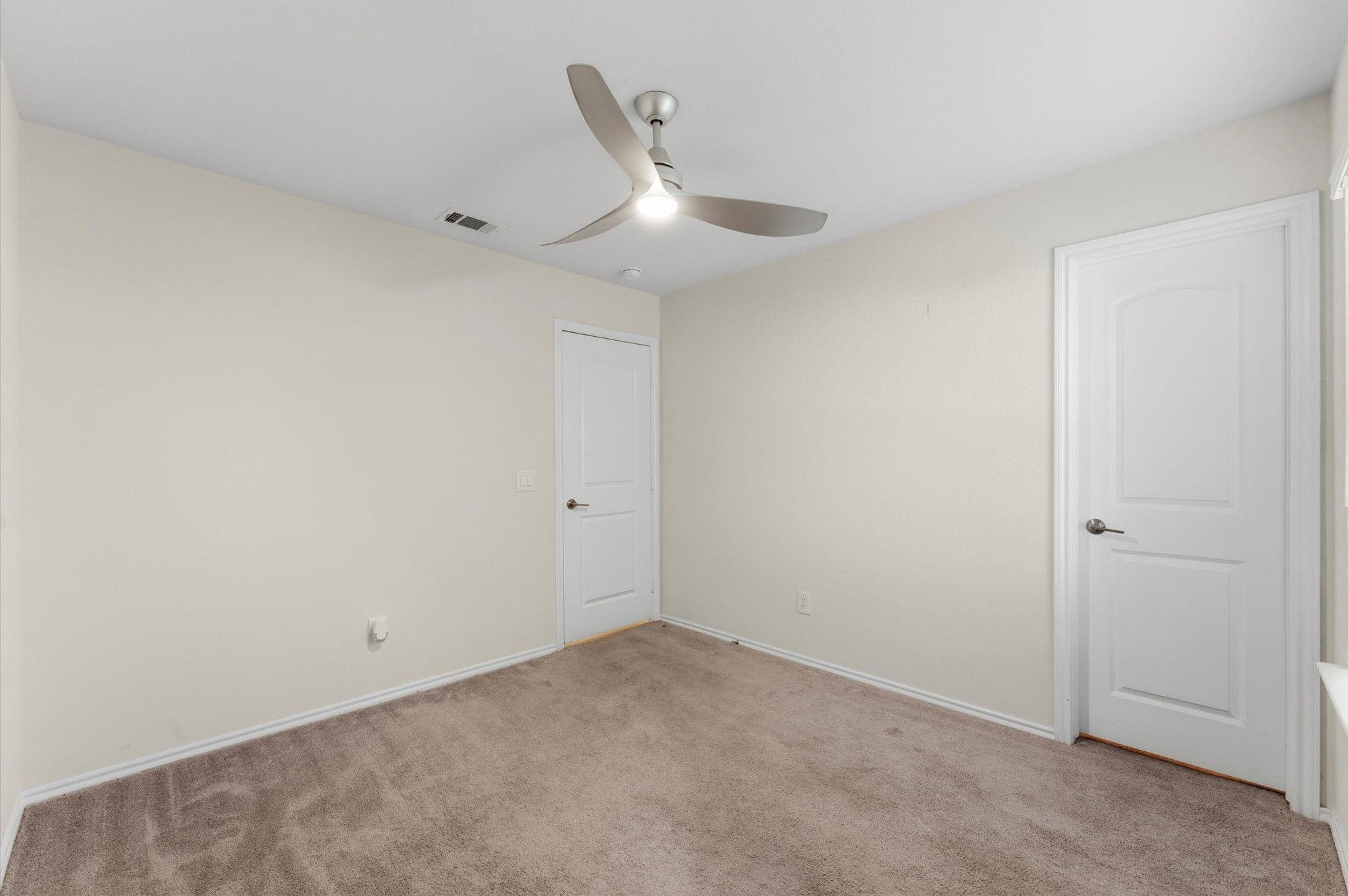 1822 Calabasas Way Houston, TX 77080 - Photo 24 of 32 a view of an empty room