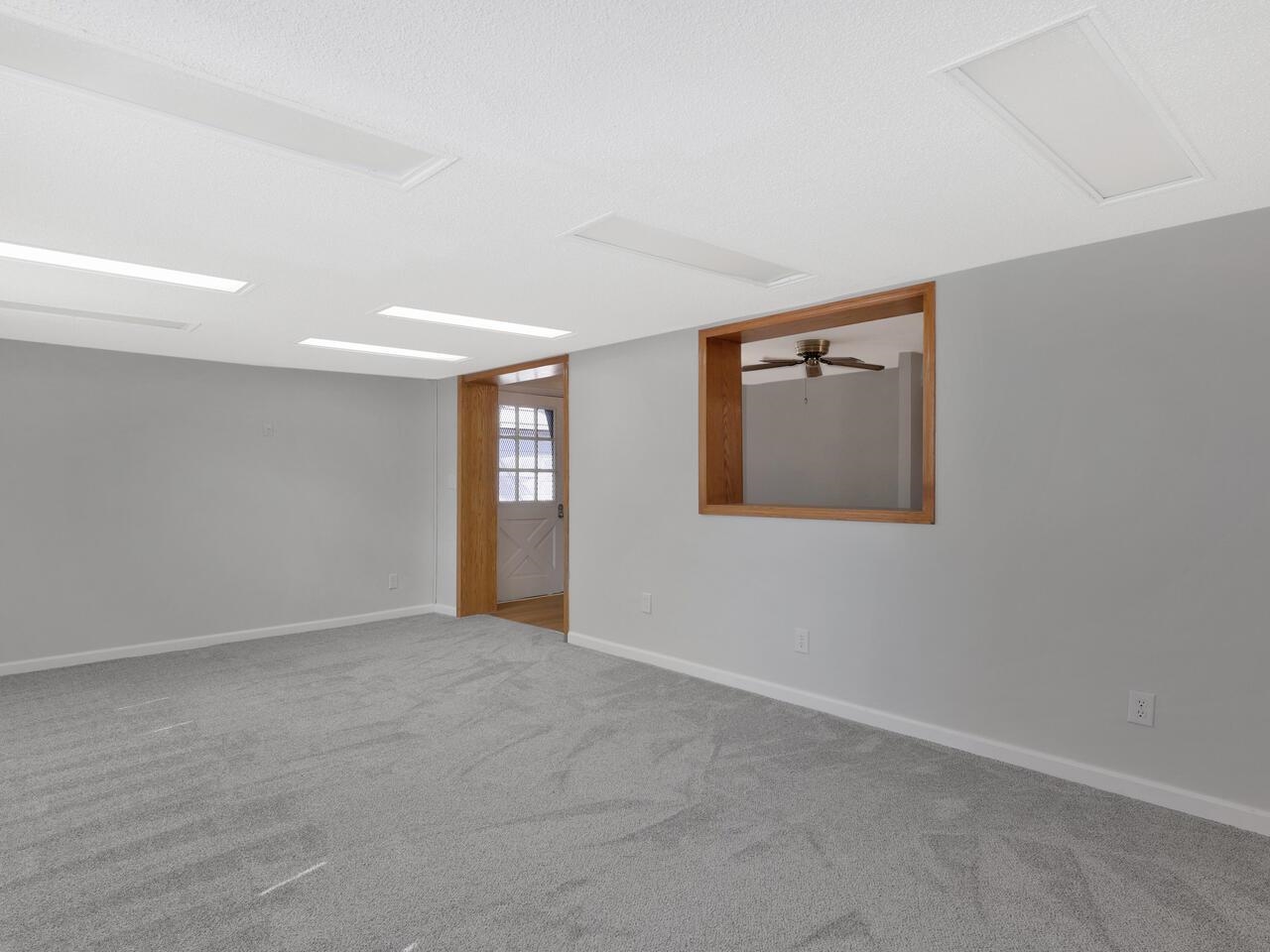 721 South Broadview Street Wichita, KS 67218 - Photo 18 of 36