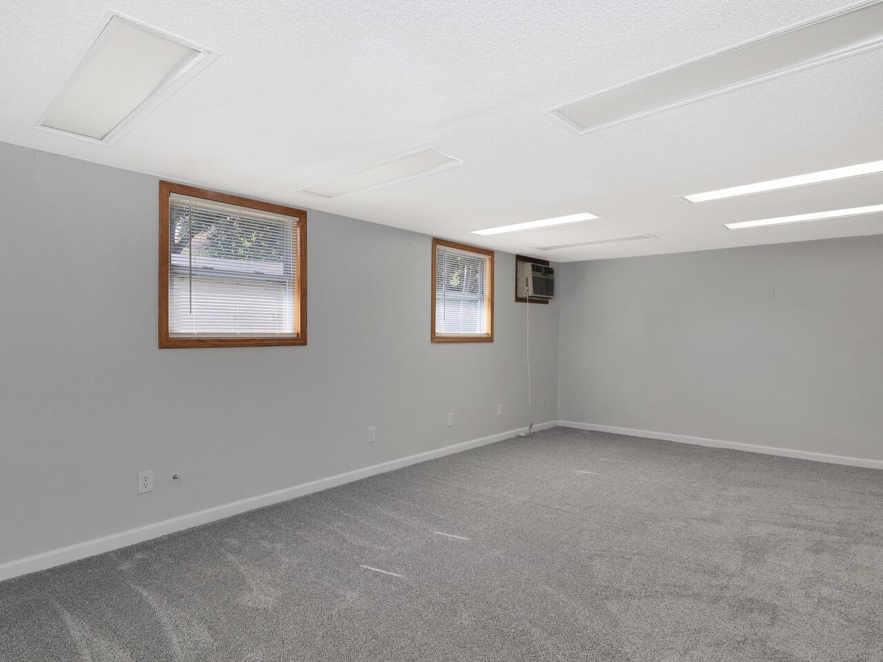 721 South Broadview Street Wichita, KS 67218 - Photo 19 of 36