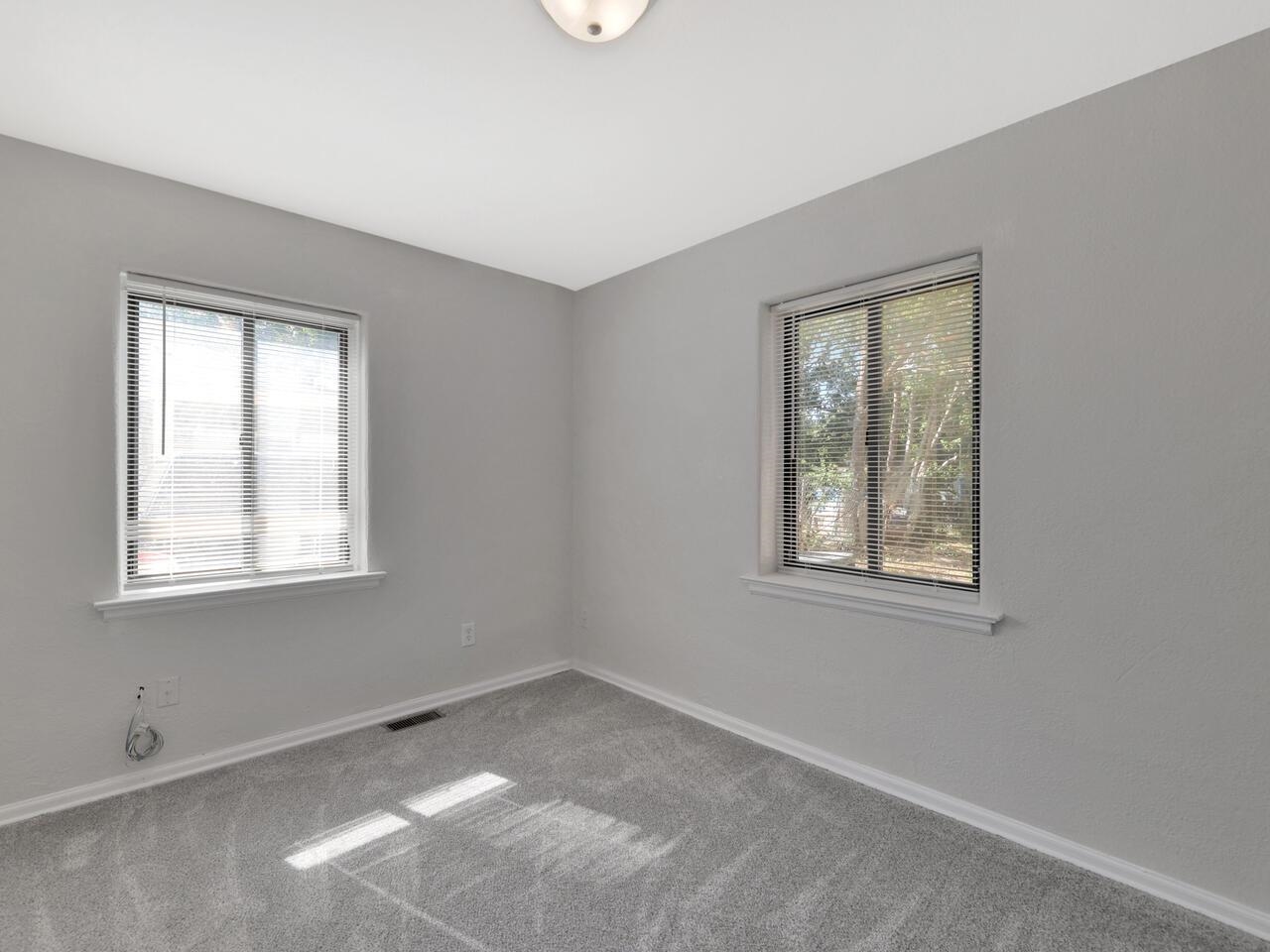 721 South Broadview Street Wichita, KS 67218 - Photo 20 of 36