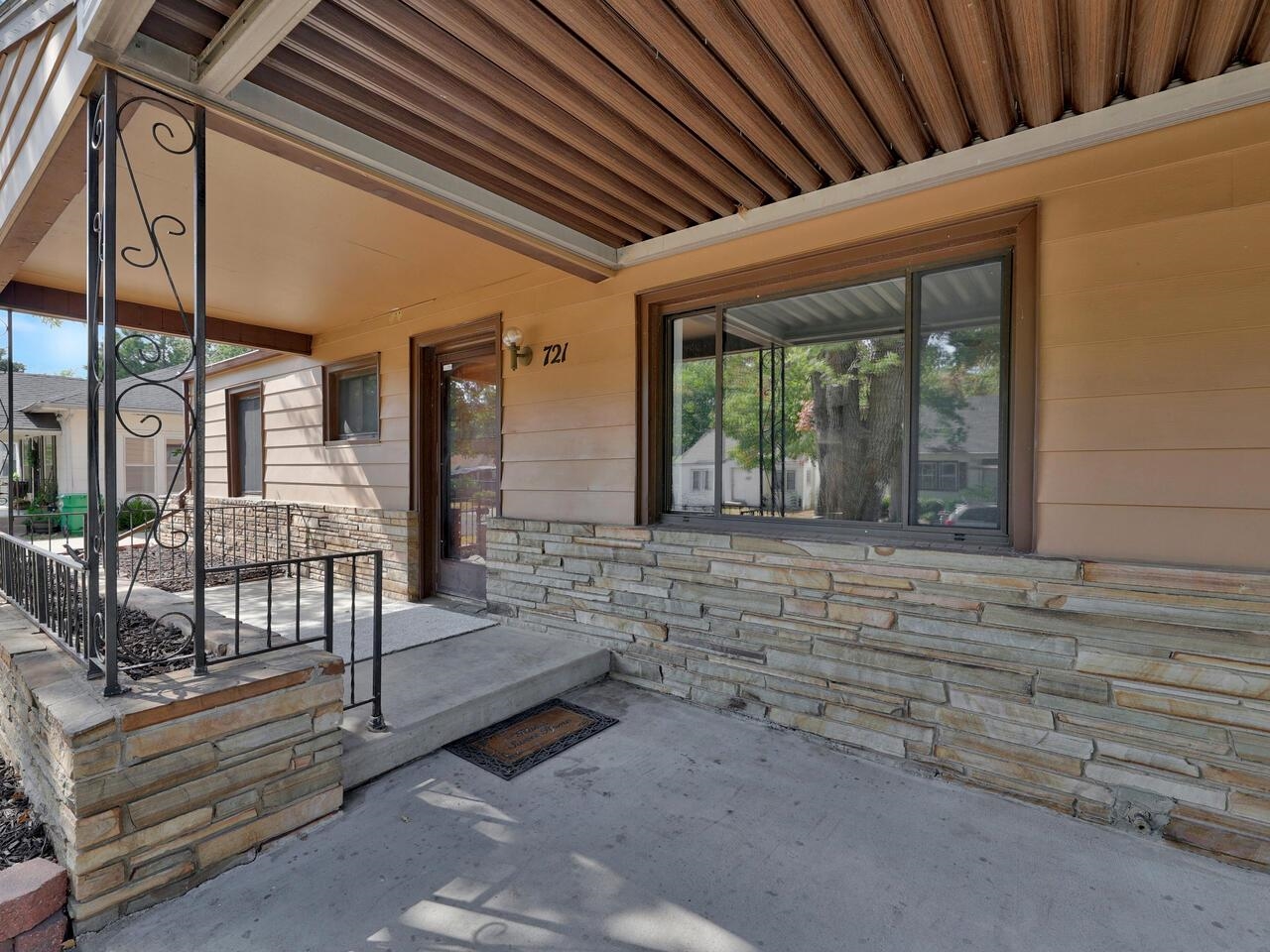 721 South Broadview Street Wichita, KS 67218 - Photo 3 of 36