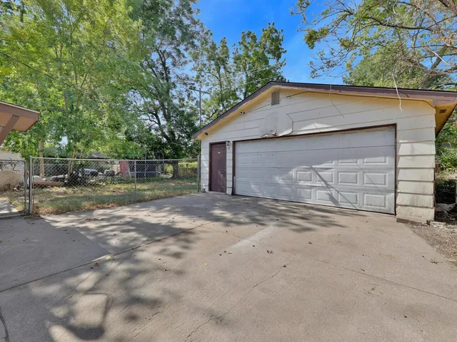 $175,000 | 721 South Broadview Street, Wichita, KS 67218