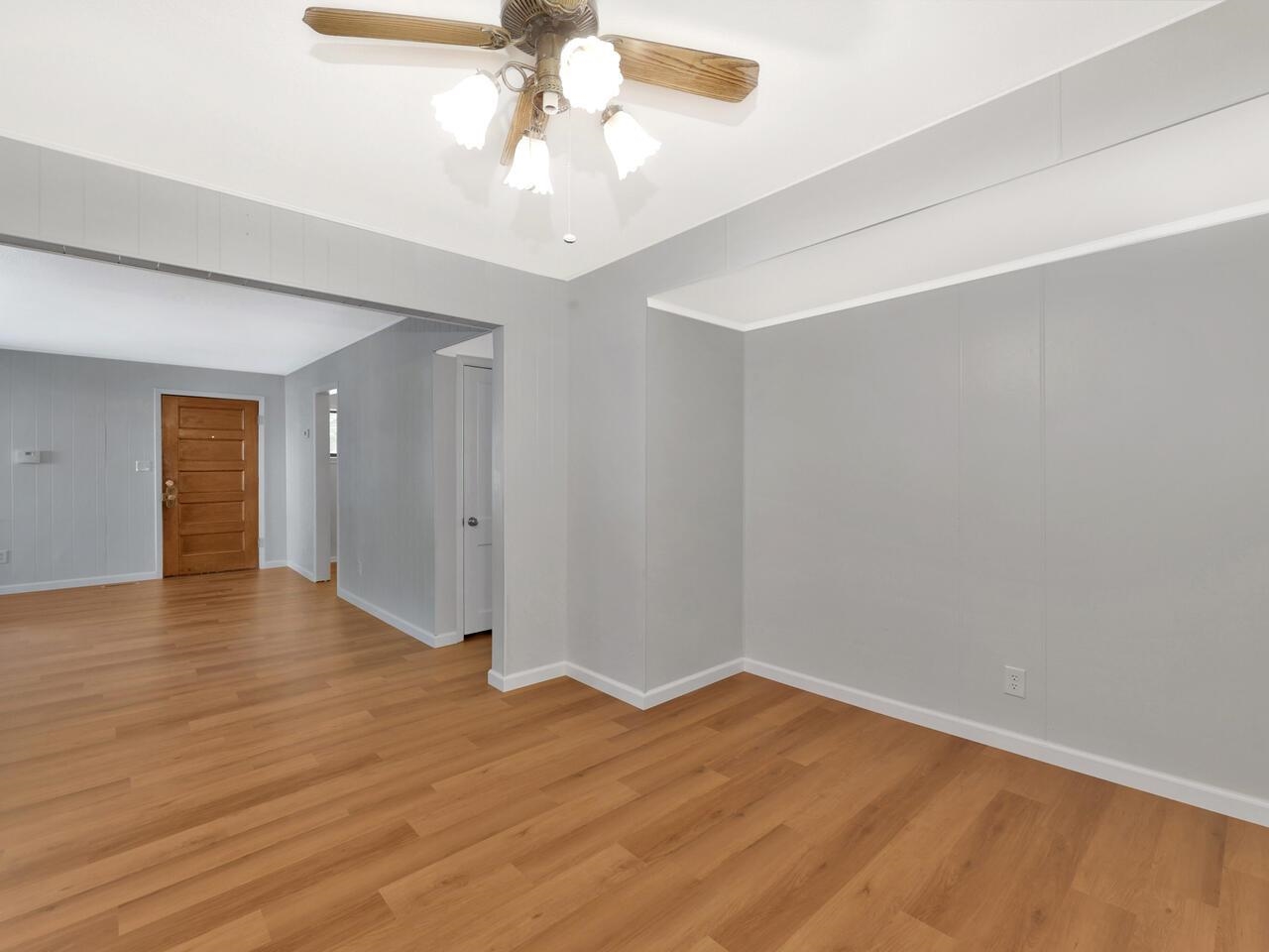 721 South Broadview Street Wichita, KS 67218 - Photo 10 of 36