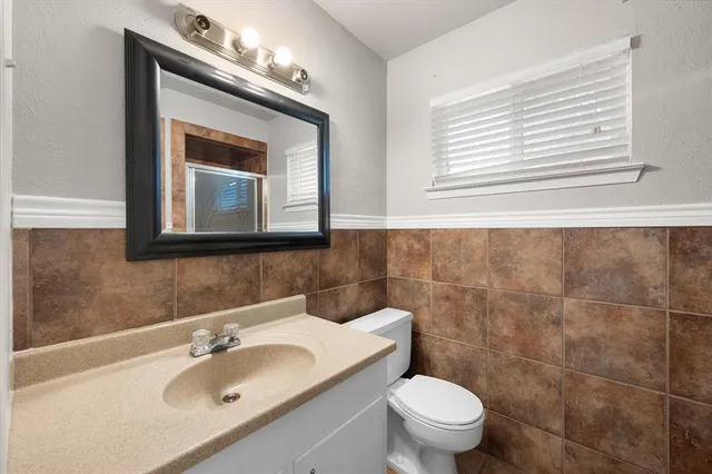 $2,150 | 703 Timberline Drive, Kennedale, TX 76060