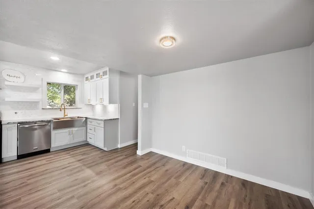 $2,150 | 703 Timberline Drive, Kennedale, TX 76060