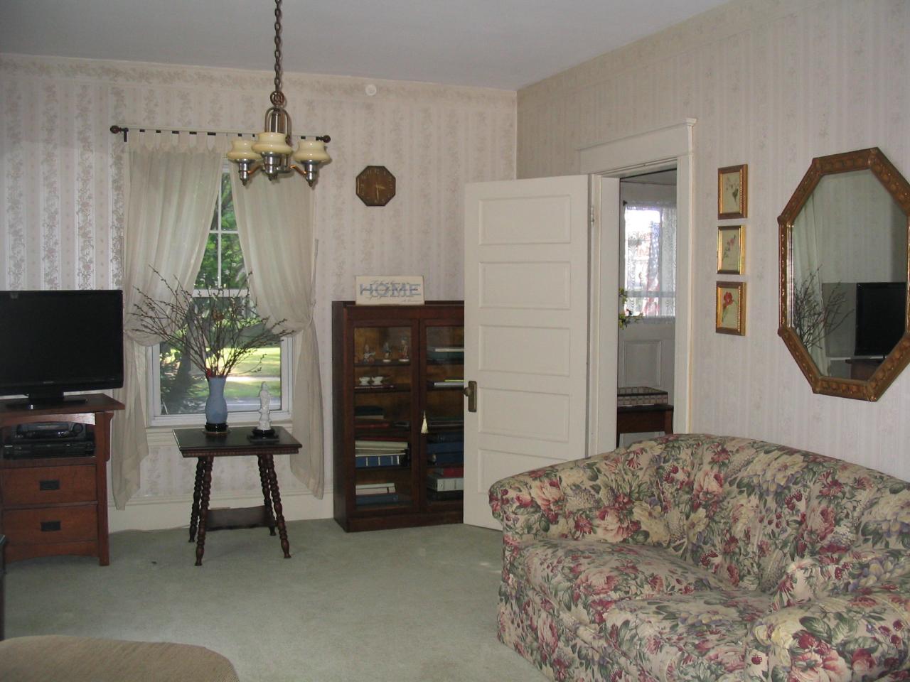 73 Holmes Road Pittsfield, MA 01201 - Photo 3 of 7 Living Room