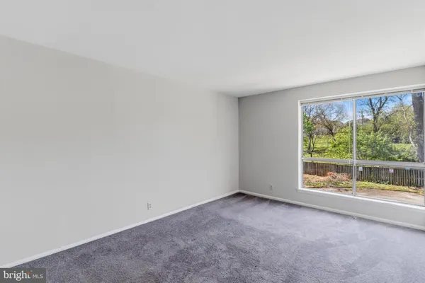$2,000 | 3712 North Rosser Street, Unit 102, Alexandria, VA 22311
