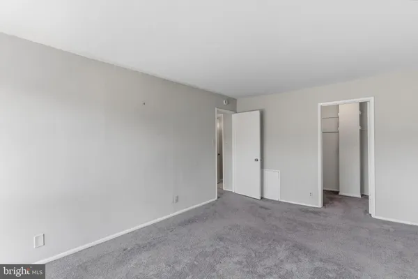 $2,000 | 3712 North Rosser Street, Unit 102, Alexandria, VA 22311