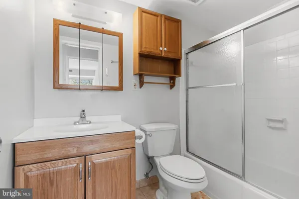$2,000 | 3712 North Rosser Street, Unit 102, Alexandria, VA 22311