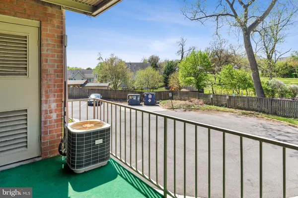 $2,000 | 3712 North Rosser Street, Unit 102, Alexandria, VA 22311