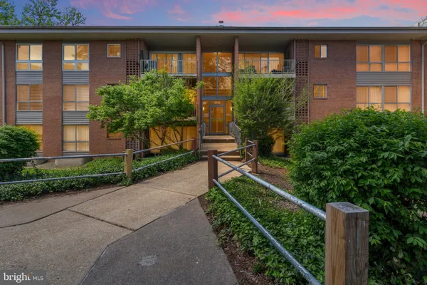 $2,000 | 3712 North Rosser Street, Unit 102, Alexandria, VA 22311