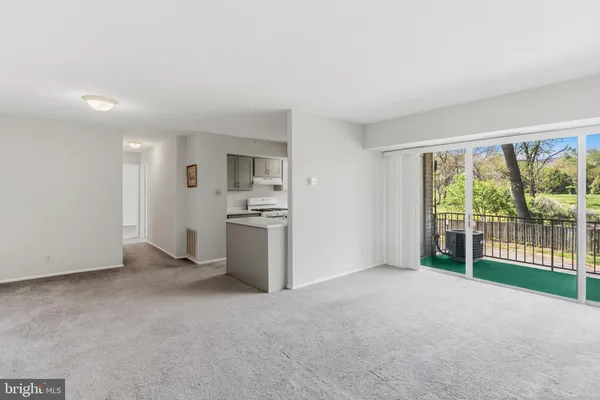 $2,000 | 3712 North Rosser Street, Unit 102, Alexandria, VA 22311