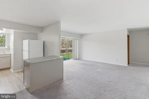 $2,000 | 3712 North Rosser Street, Unit 102, Alexandria, VA 22311