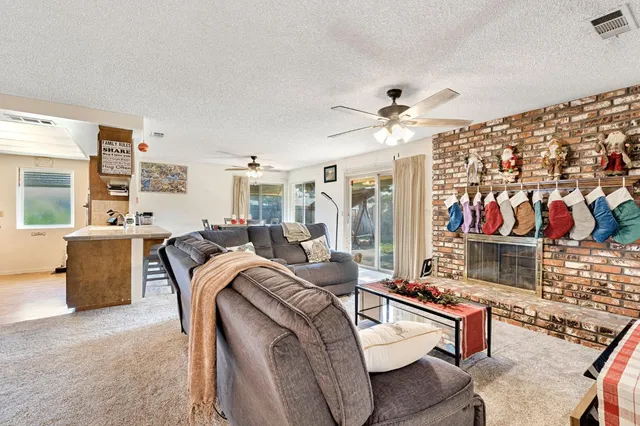 $425,000 | 231 West Paul Avenue, Fresno, CA 93704