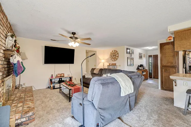 $425,000 | 231 West Paul Avenue, Fresno, CA 93704