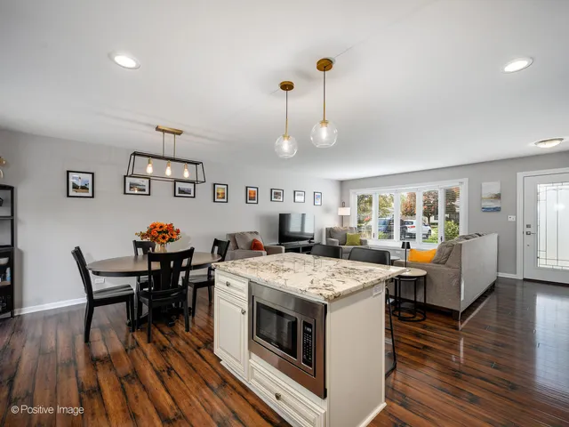 $475,000 | S015 Cottonwood Drive, Wheaton, IL 60187