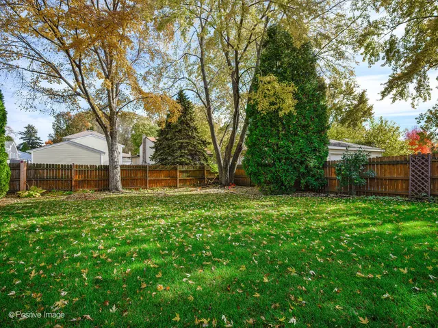 $475,000 | S015 Cottonwood Drive, Wheaton, IL 60187
