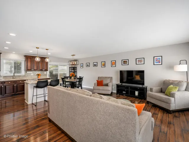 $475,000 | S015 Cottonwood Drive, Wheaton, IL 60187