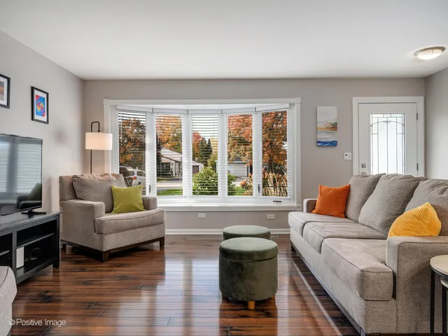 $475,000 | S015 Cottonwood Drive, Wheaton, IL 60187