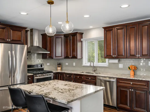 $475,000 | S015 Cottonwood Drive, Wheaton, IL 60187