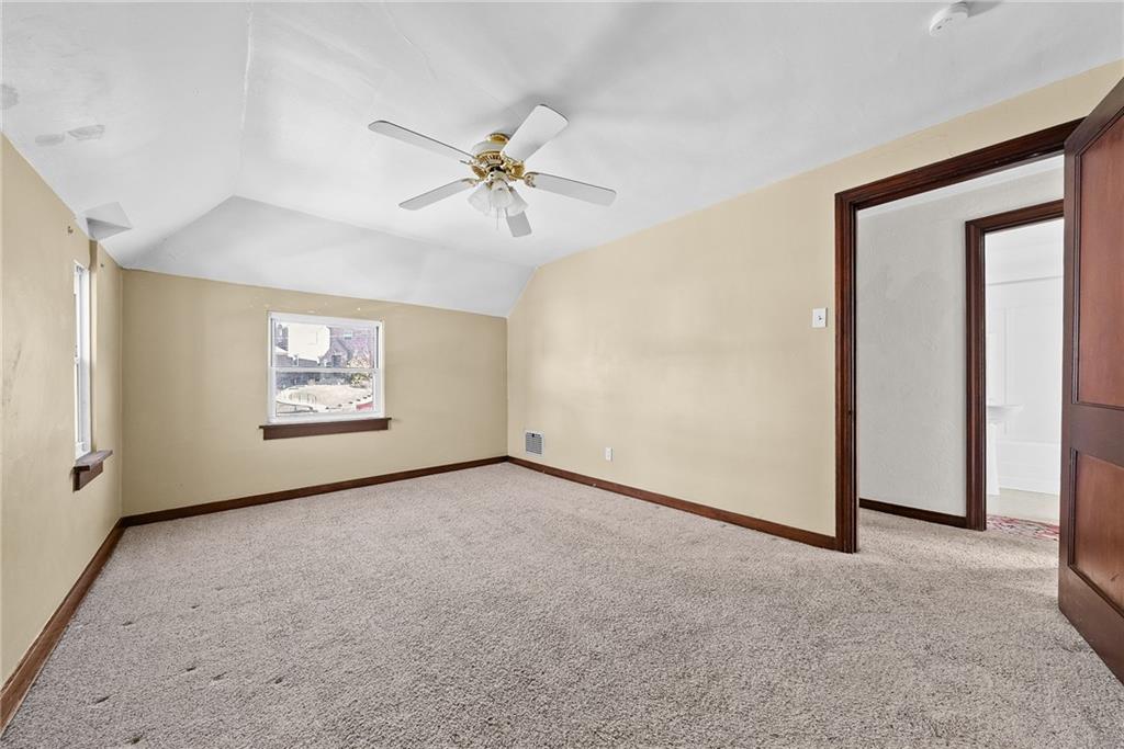 105 Kaplan Avenue Pittsburgh, PA 15227 - Photo 21 of 37 Large bedroom and closet!