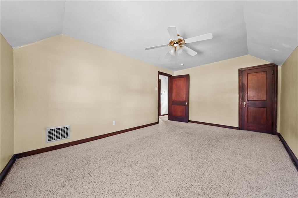 105 Kaplan Avenue Pittsburgh, PA 15227 - Photo 22 of 37 Large bedroom and closet!