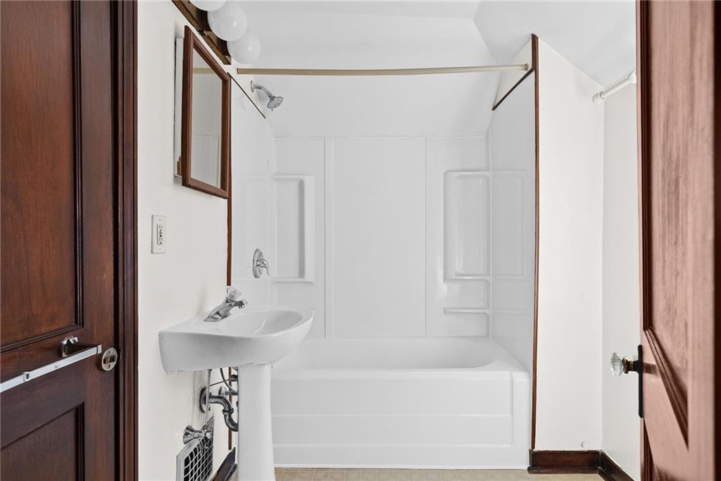 105 Kaplan Avenue Pittsburgh, PA 15227 - Photo 27 of 37