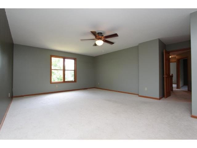 8842 Danton Way Eden Prairie, MN 55347 - Photo 10 of 18