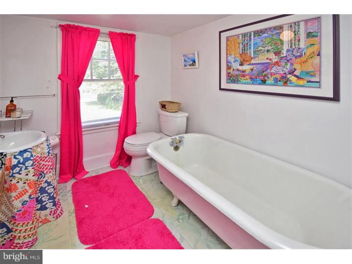 4004 State Road Drexel Hill, PA 19026 - Photo 19 of 25 Bathroom