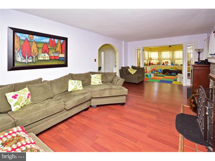 4004 State Road Drexel Hill, PA 19026 - Photo 5 of 25 Living Room