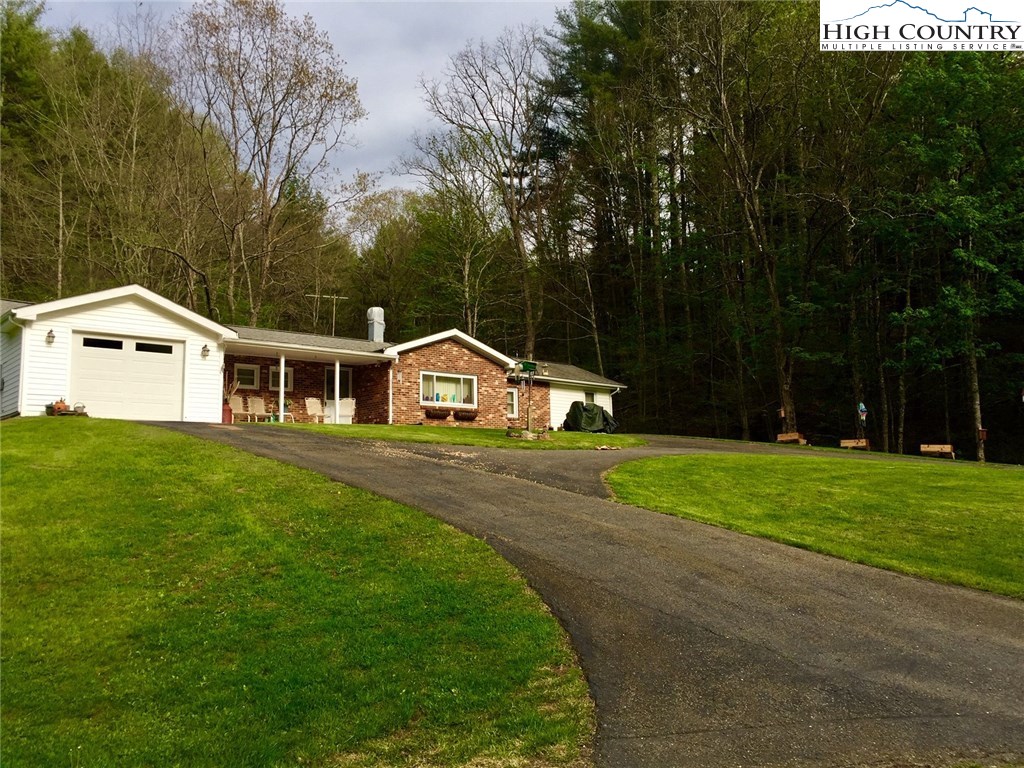 1030 Albert Phipps Road Crumpler, NC 28617 - Photo 6 of 39 Gallery Image 6