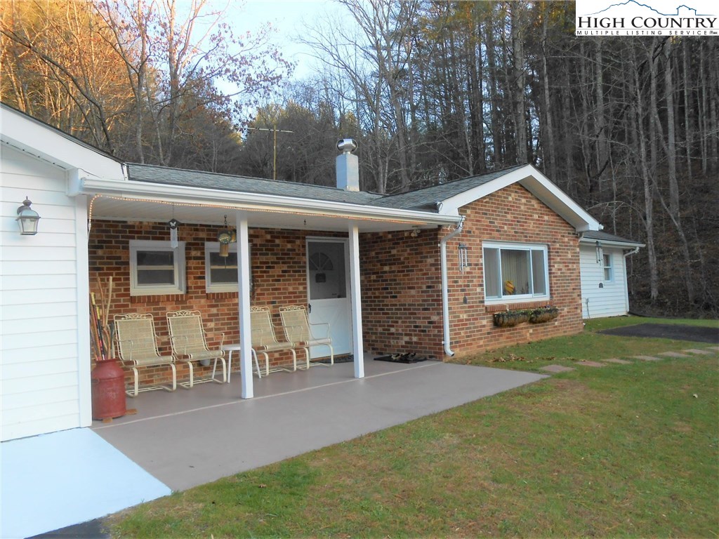 1030 Albert Phipps Road Crumpler, NC 28617 - Photo 10 of 39 Gallery Image 10