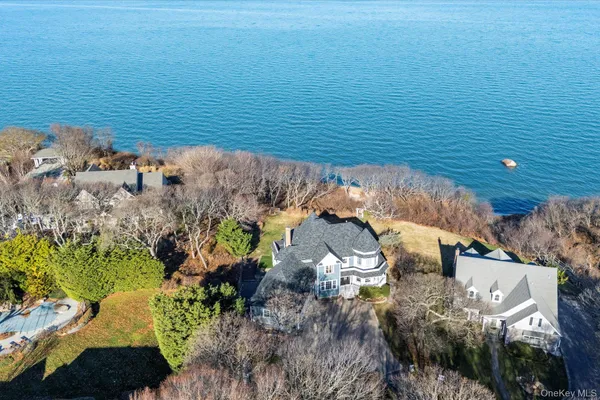 $1,999,999 | 150 Landing Lane, Baiting Hollow, NY 11933