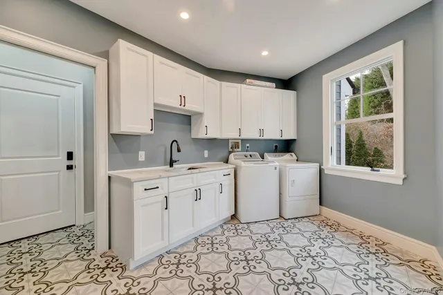 $2,149,000 | 150 Landing Lane, Baiting Hollow, NY 11933