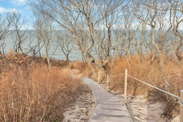 $2,149,000 | 150 Landing Lane, Baiting Hollow, NY 11933