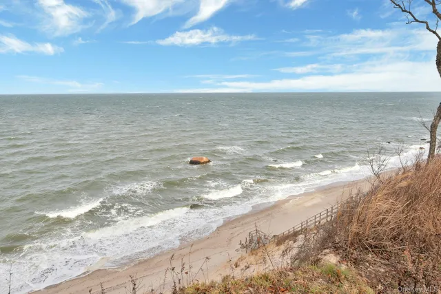 $2,149,000 | 150 Landing Lane, Baiting Hollow, NY 11933