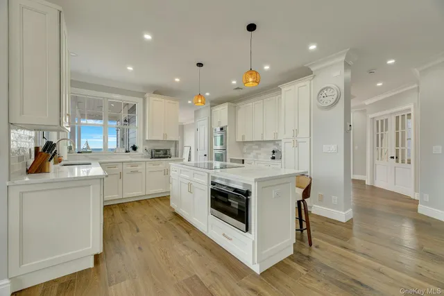 $2,149,000 | 150 Landing Lane, Baiting Hollow, NY 11933