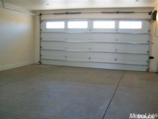 20552 Buchanan Hollow Road, Unit 1 Le Grand, CA 95333 - Photo 24 of 26 a view of an empty room and window
