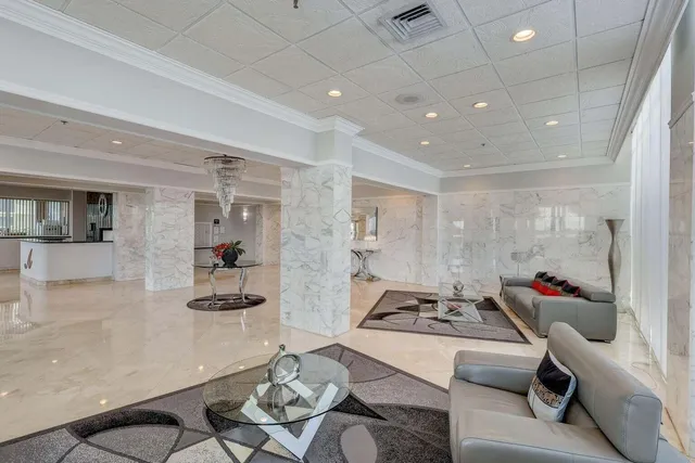 $4,250 | 5440 North Ocean Drive, Unit 1002, Singer Island, FL 33404