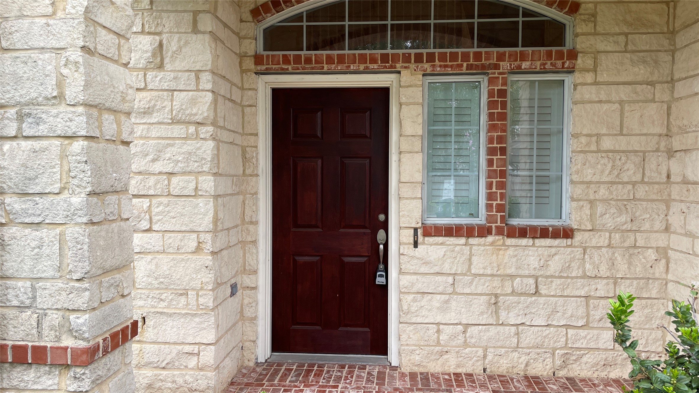 3518 Ewing Drive Manvel, TX 77578 - Photo 3 of 50 a bathroom with a shower