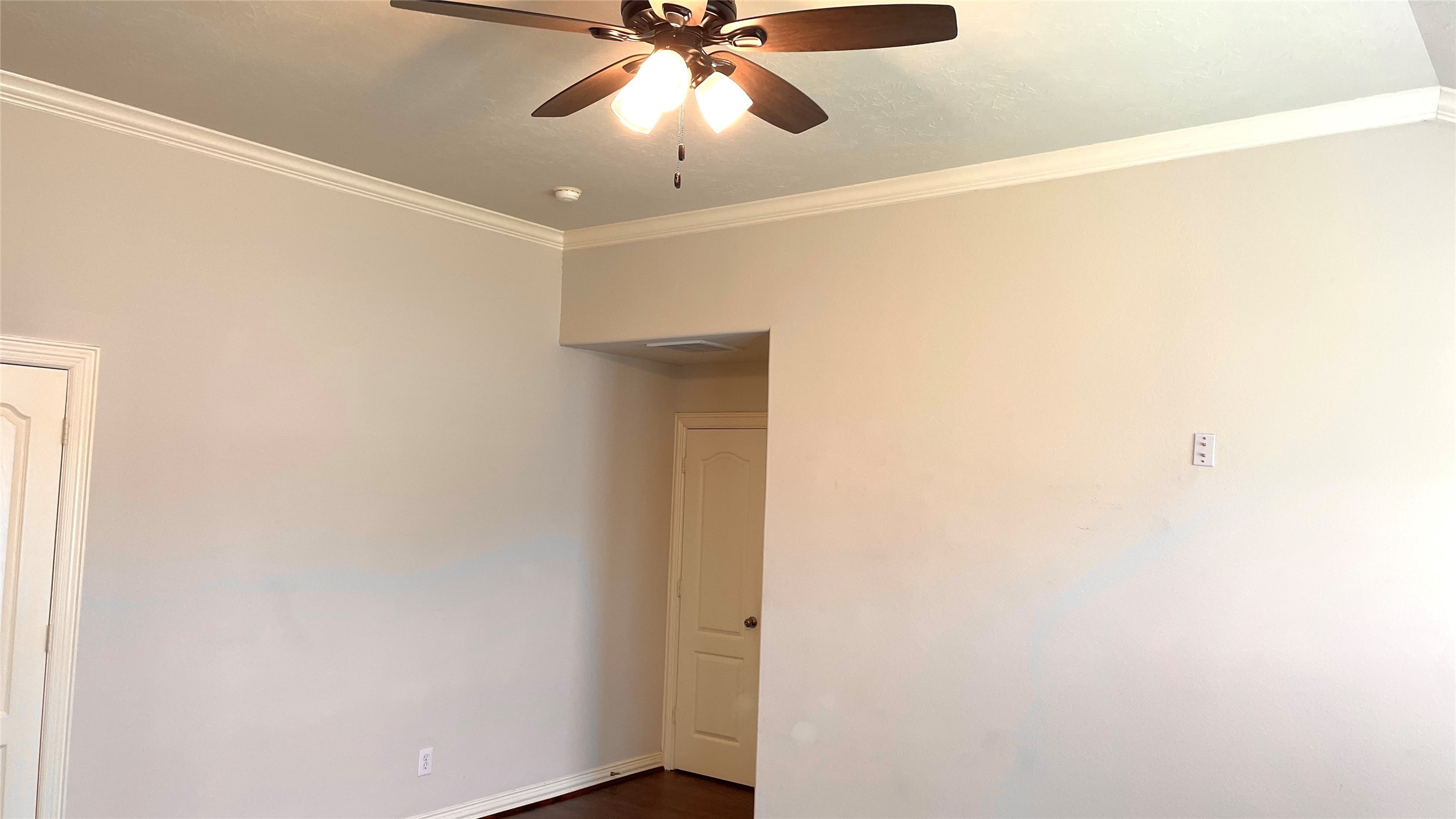 3518 Ewing Drive Manvel, TX 77578 - Photo 32 of 50 a view of a hallway