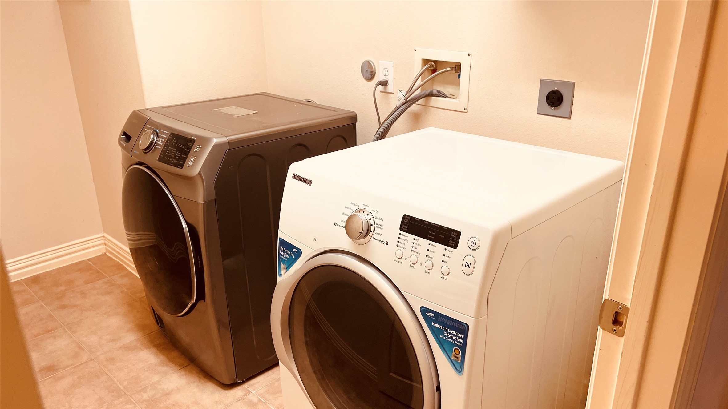 3518 Ewing Drive Manvel, TX 77578 - Photo 39 of 50 a utility room with dryer and washer