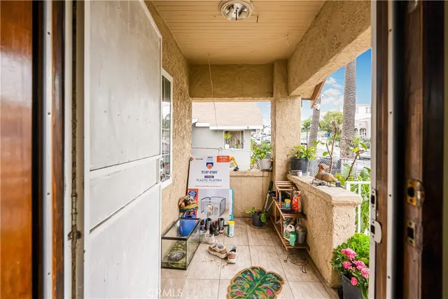 $780,000 | 953 Hollins Street, Los Angeles, CA 90023