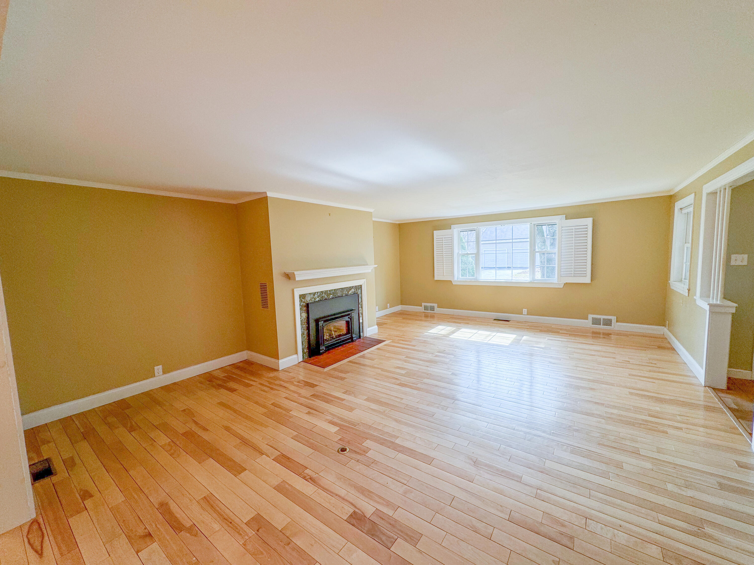 3 Oak Bluff Road Kennebunk, ME 04043 - Photo 20 of 41 Living Room