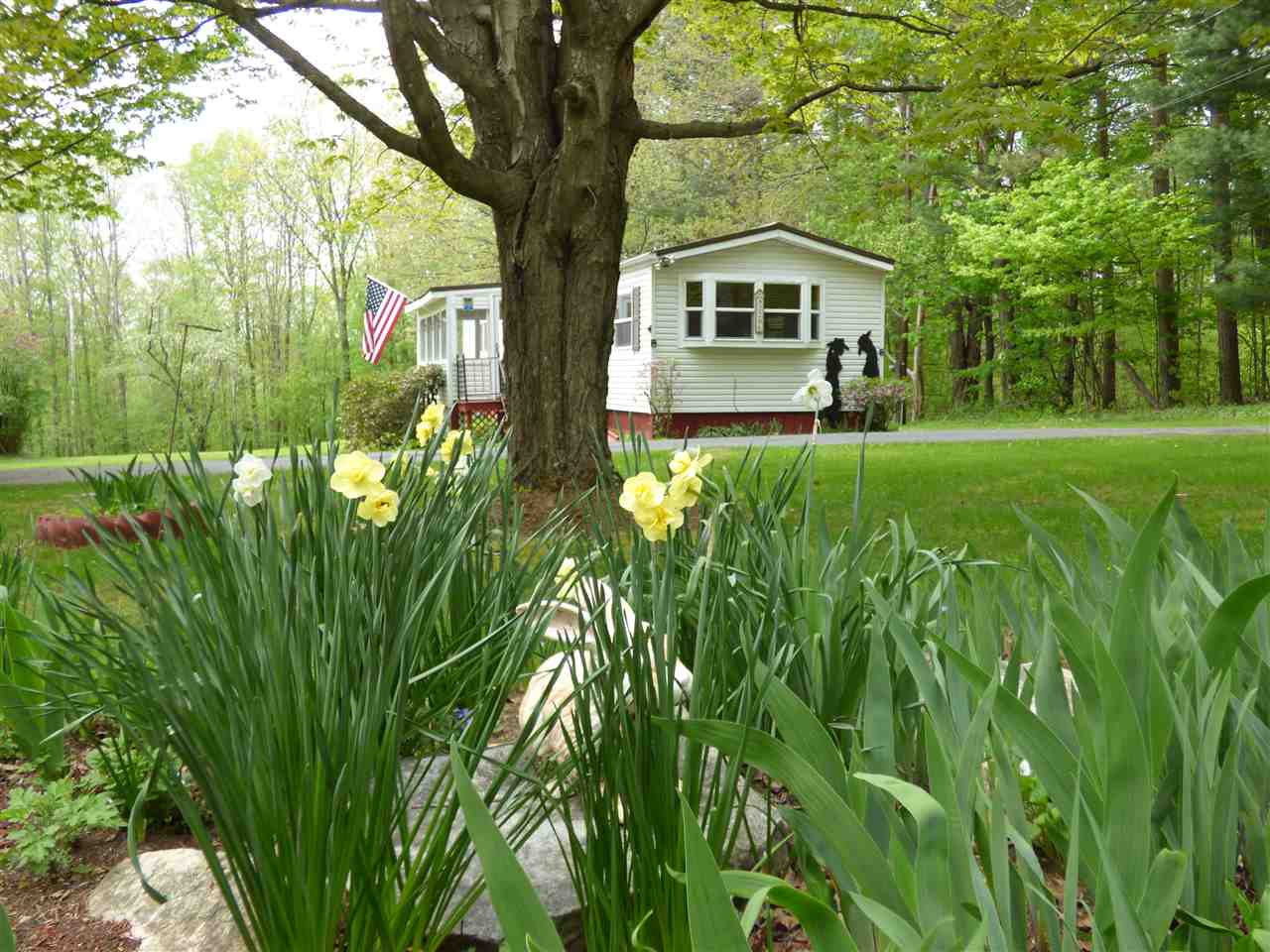 2296 Chapel Road Bennington, VT 05201 - Photo 5 of 22